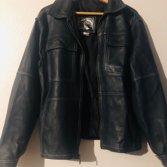Leather jacket - Picture 2 of 4